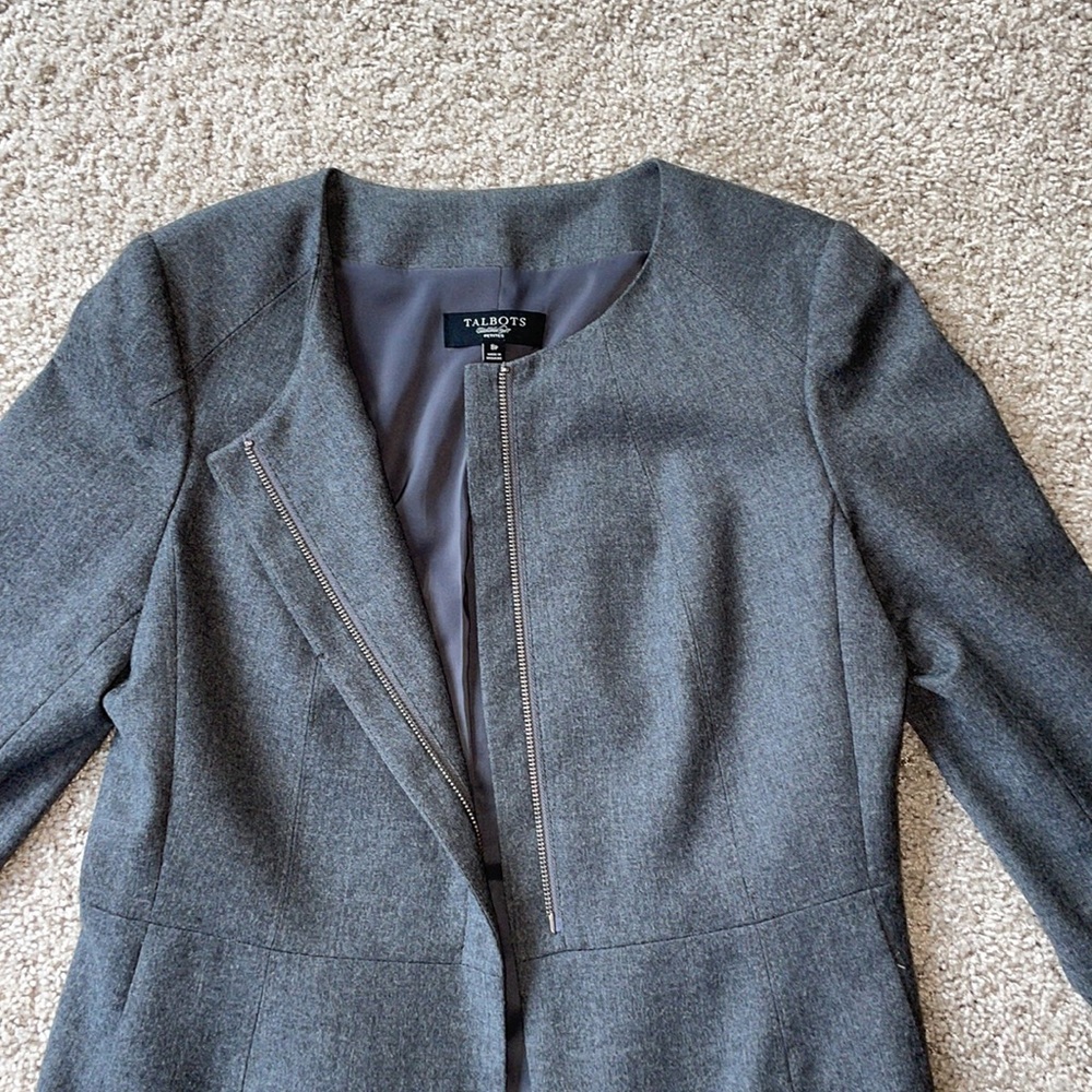 Talbots women’s Petite zip up blazer - size 8p